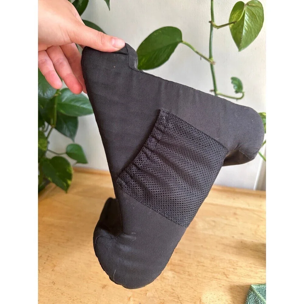 Gray Pillow Pad stand